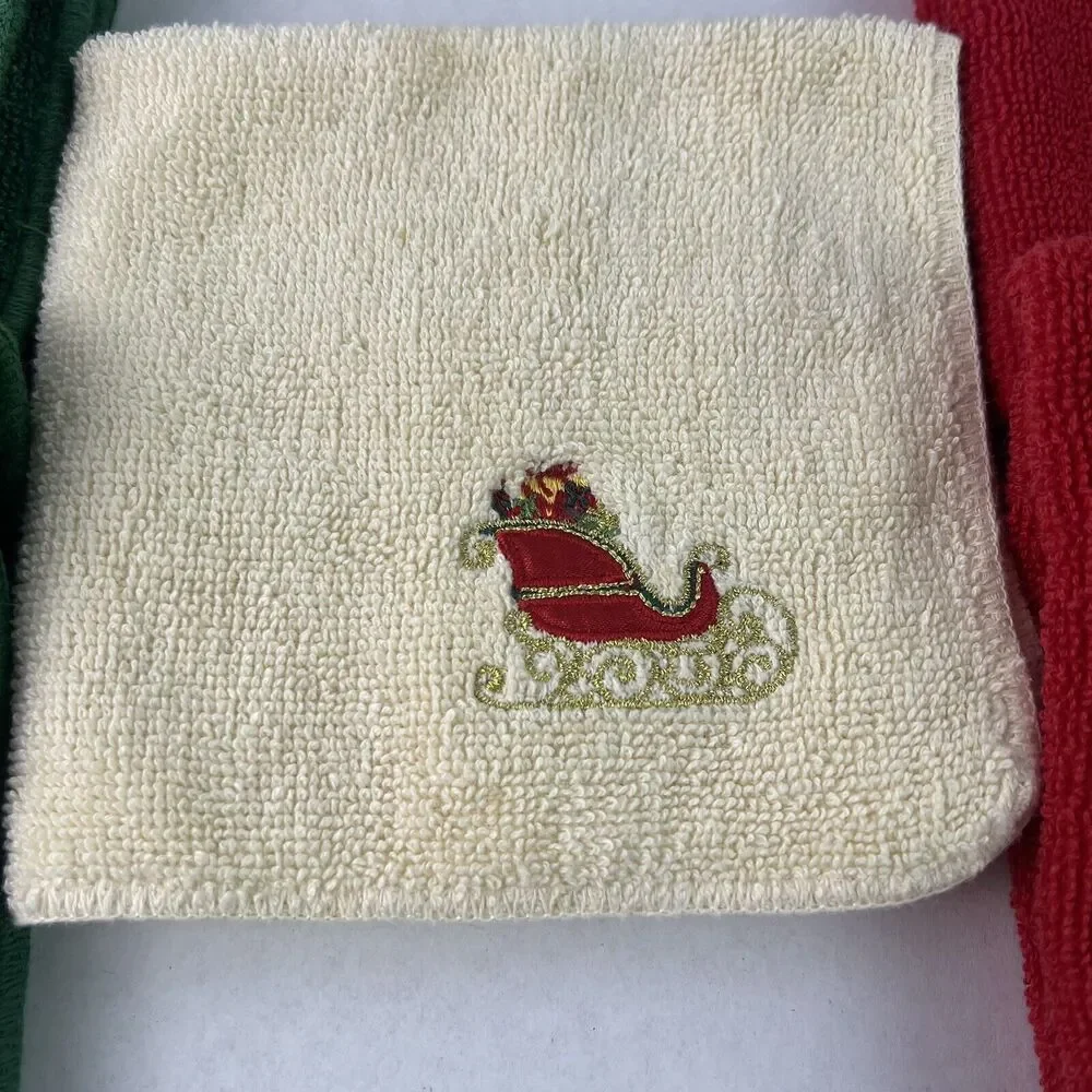 Christmas Decor Lot Of 5 Wash Rags Cloth Poinsettia Holly And Sled